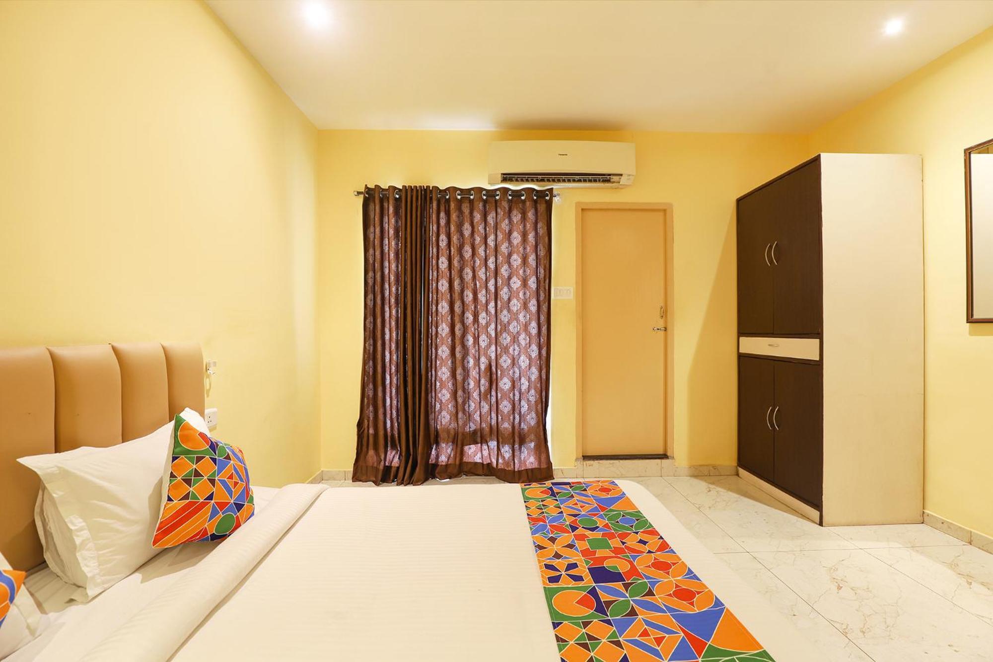 Hotel Fabhotel Chamiers Park