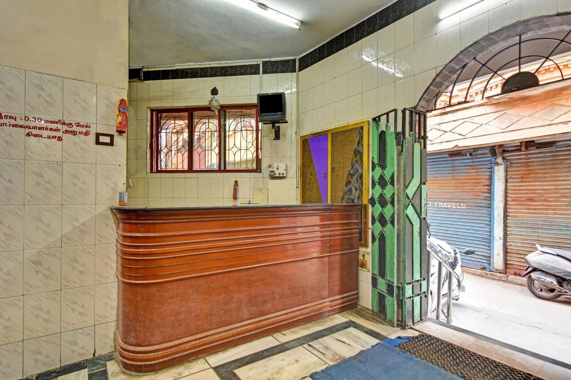 Hotel O Dream Palace Near Marina