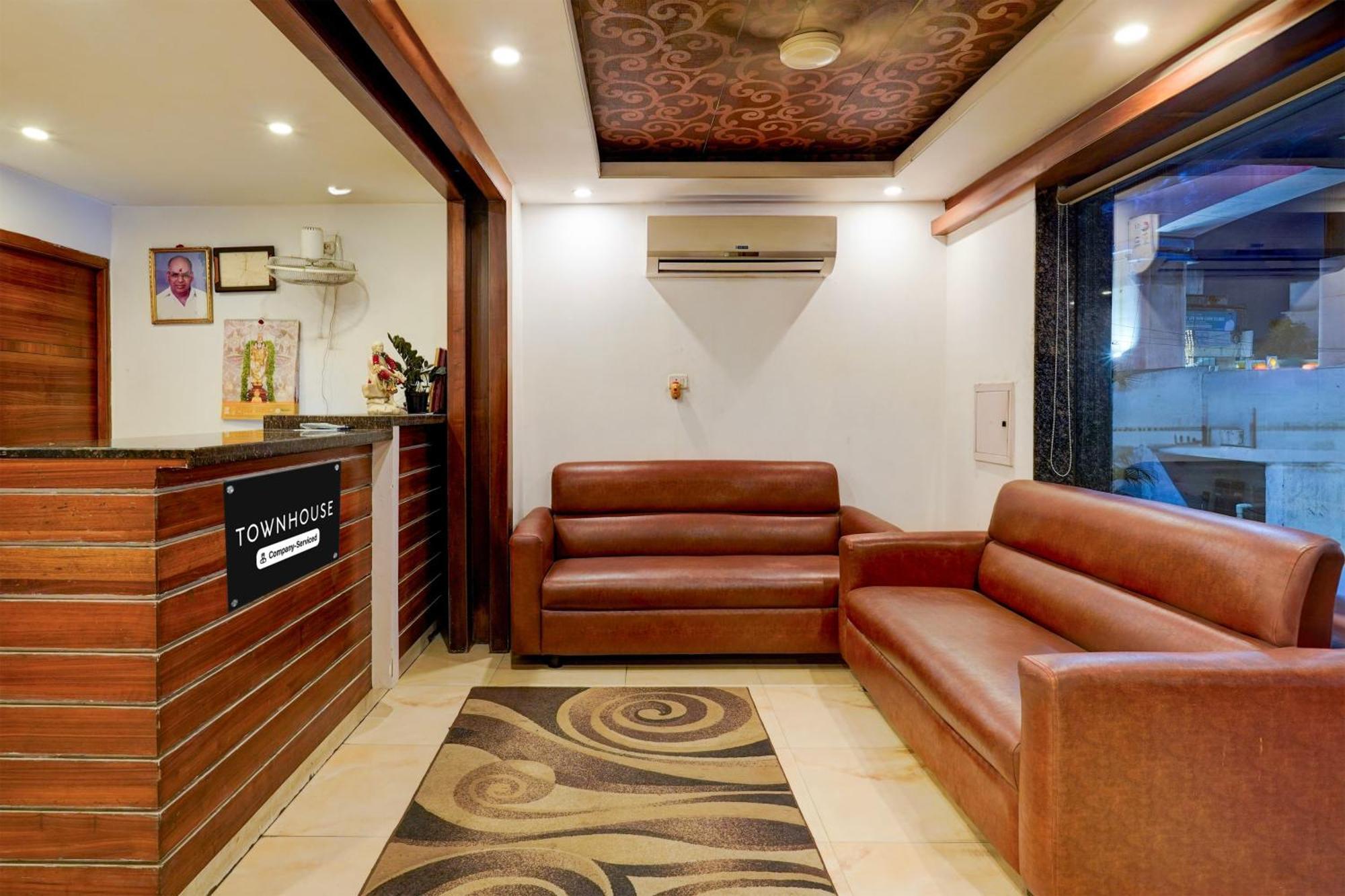 Hotel Super Townhouse Arcot Road Near Kauvery Hospital