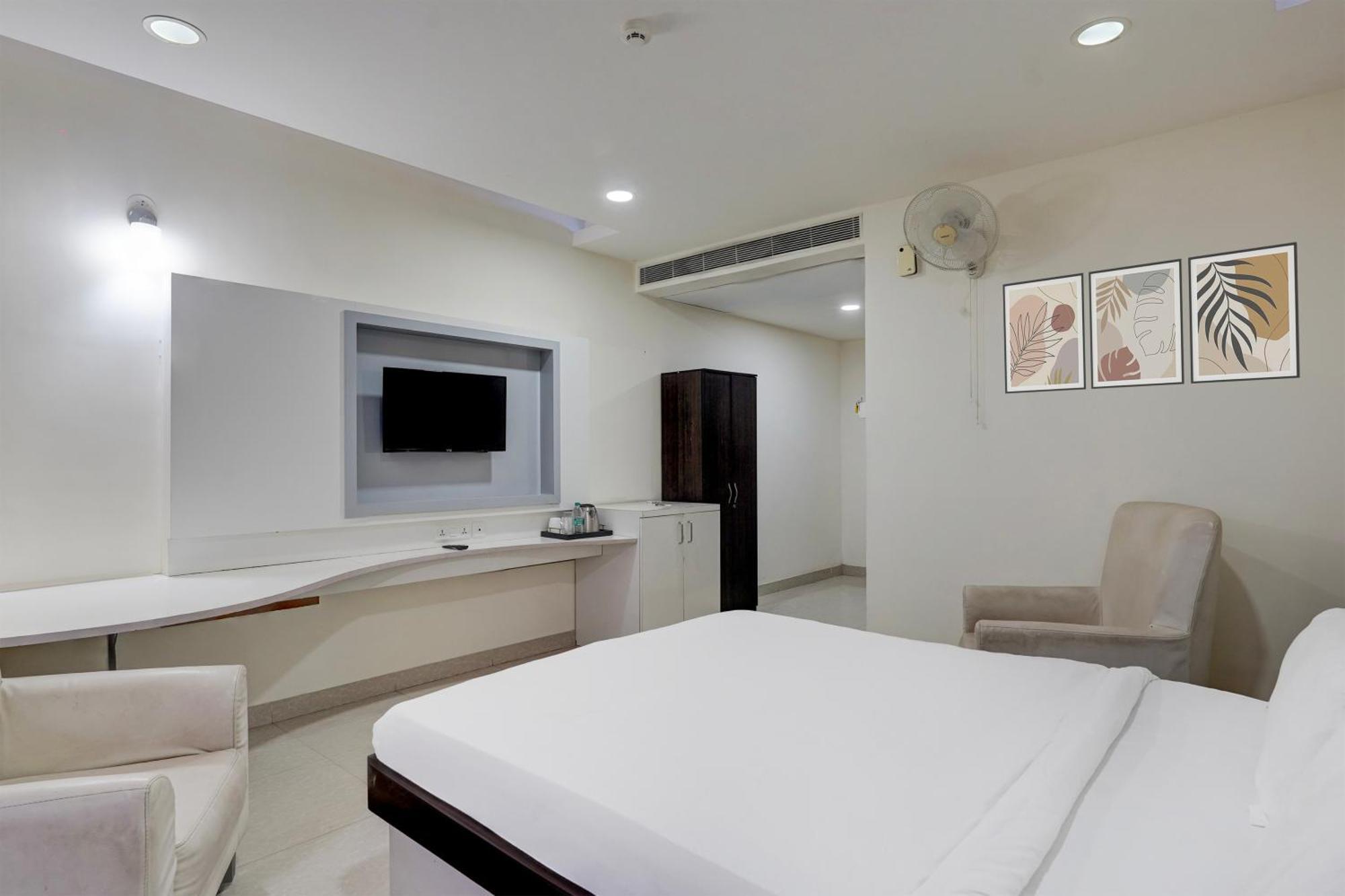 Palette Perumbakkam Near Sathyabama Hotel 5*