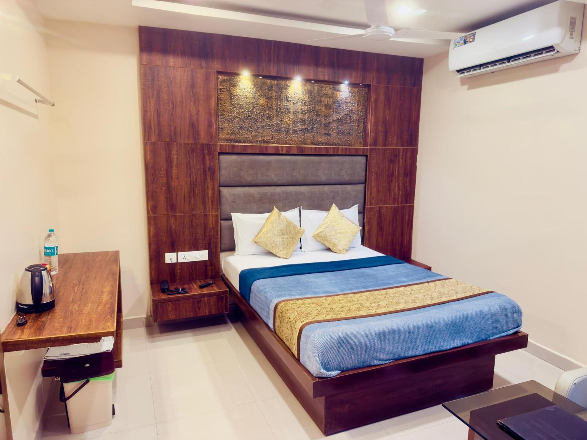 The Hydel Park - Business Class - Near Railway Station Hotel 2*