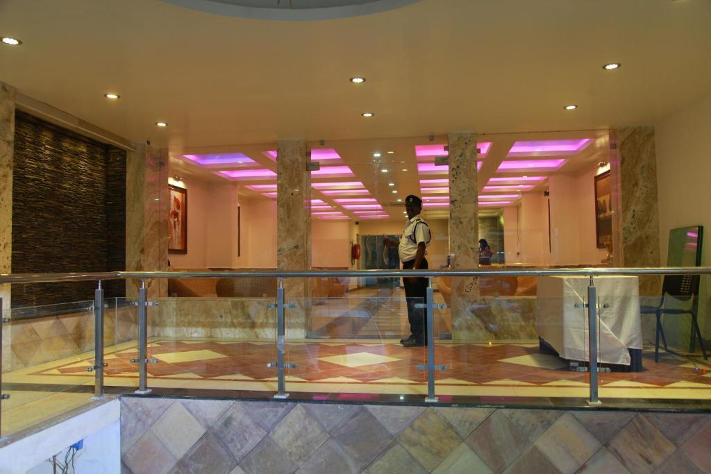 Grand Treat Hotel 2*