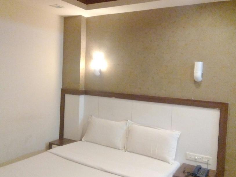 Oyo 4324 Emerald Manor