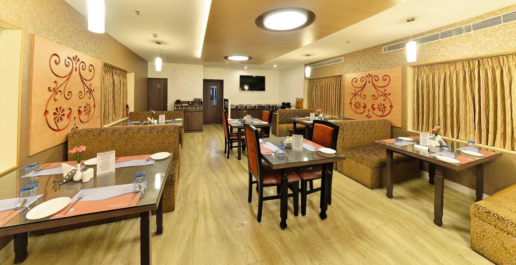 Hotel Gokulam Park