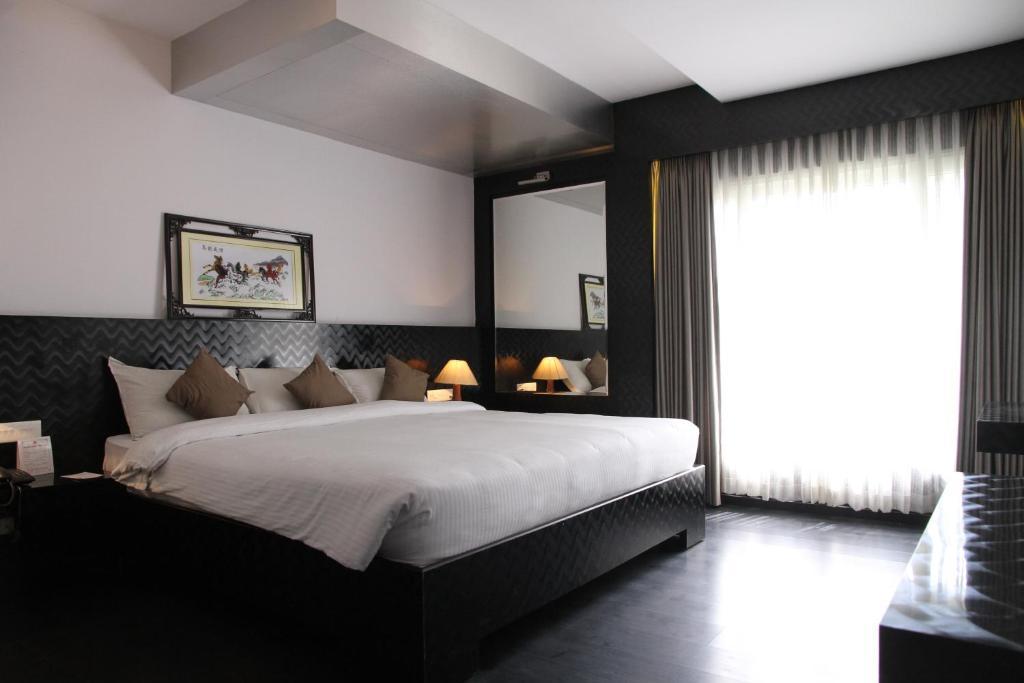 Hotel Gokulam Park 3*