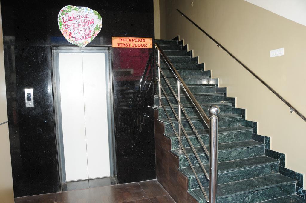 Hotel Rathnavel Towers 2*