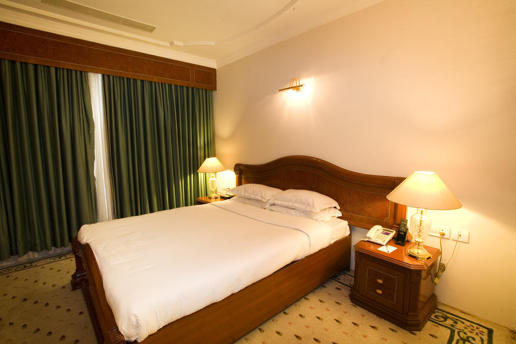 Hotel Benzz Park