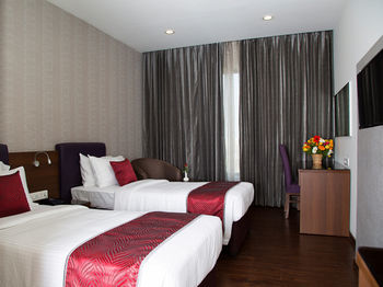 V 7 Hotel 3*