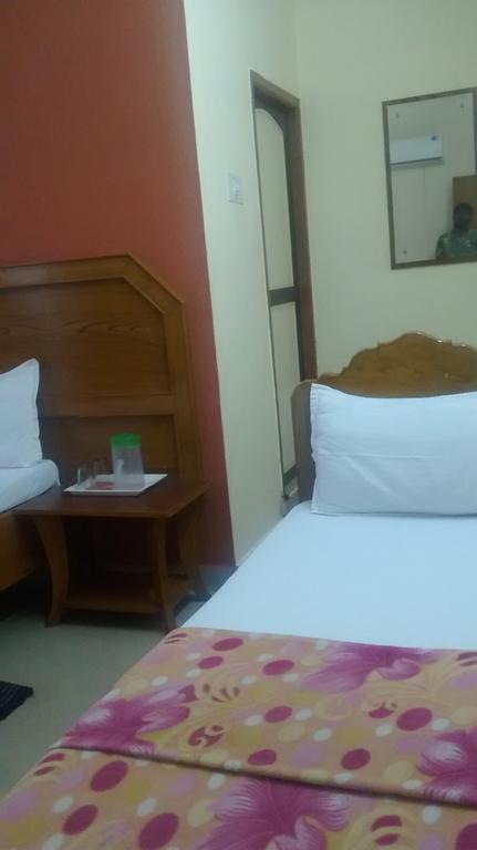 Central Saphire Residency Guest house *