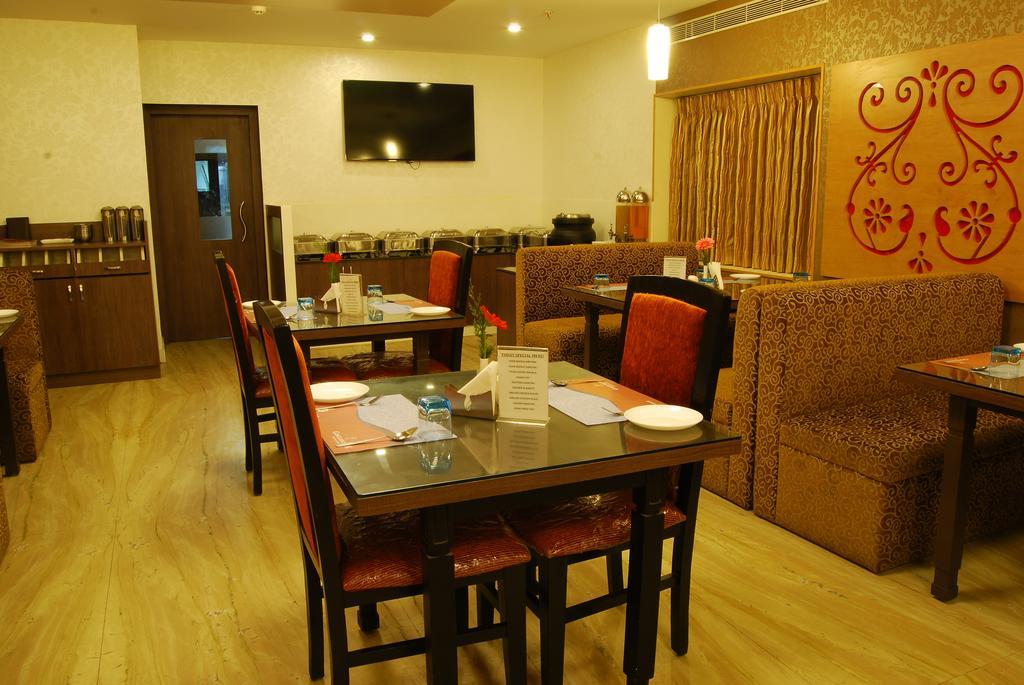 Gokulam Park Hotel 3*