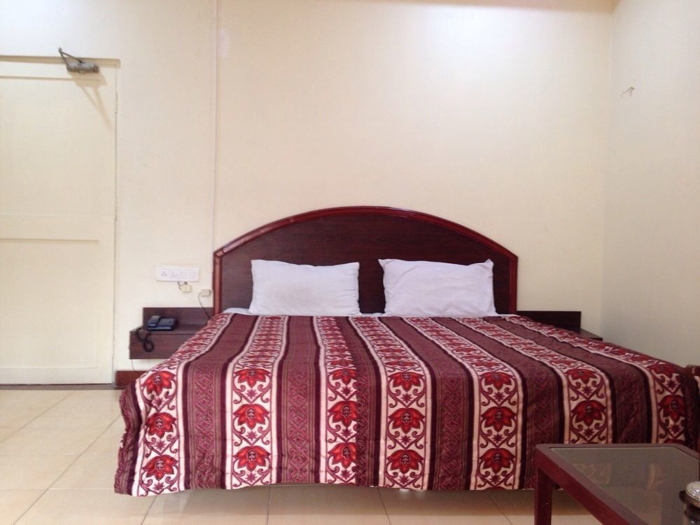 Hotel Super Townhouse G Silver Hotels Mount Road Chennai