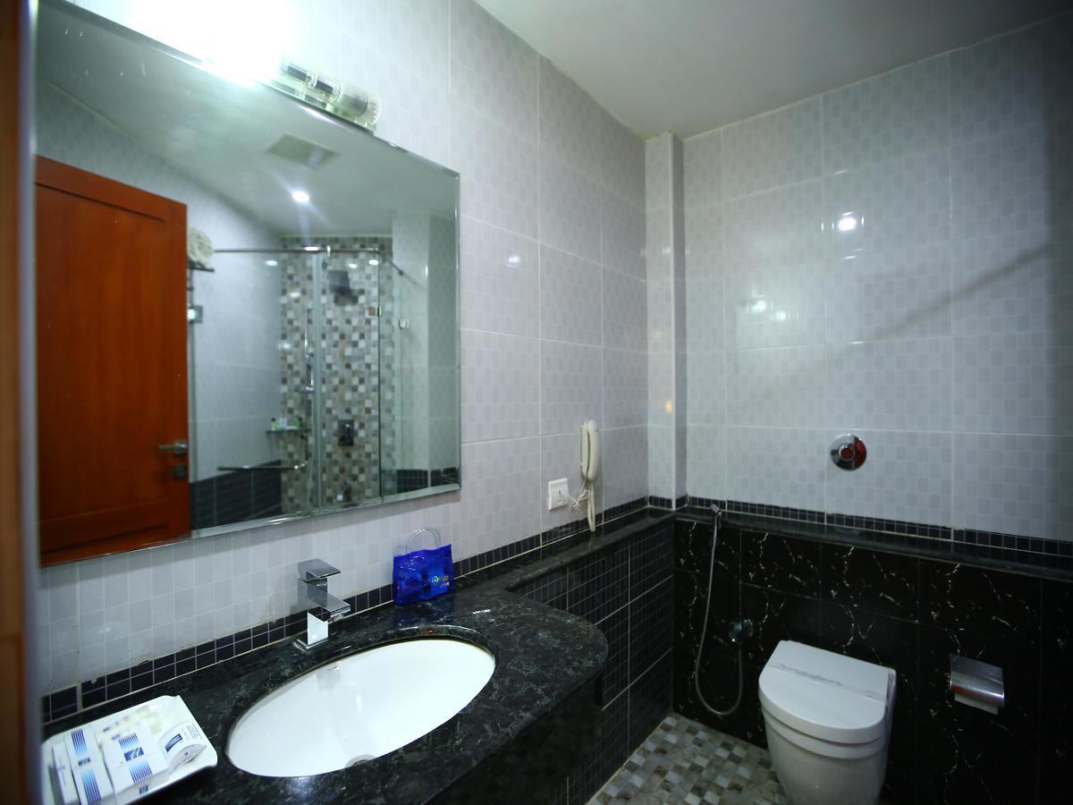 Hotel Metro Grand 3*