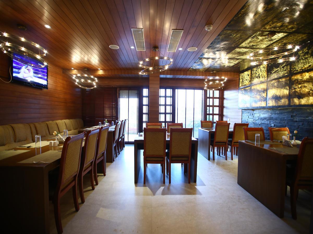 Hotel Metro Grand 3*