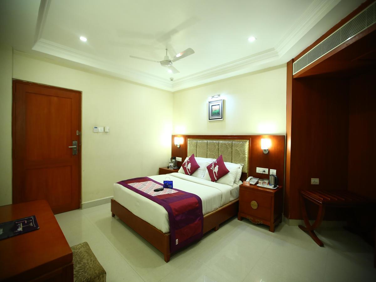 Metro Grand Hotel