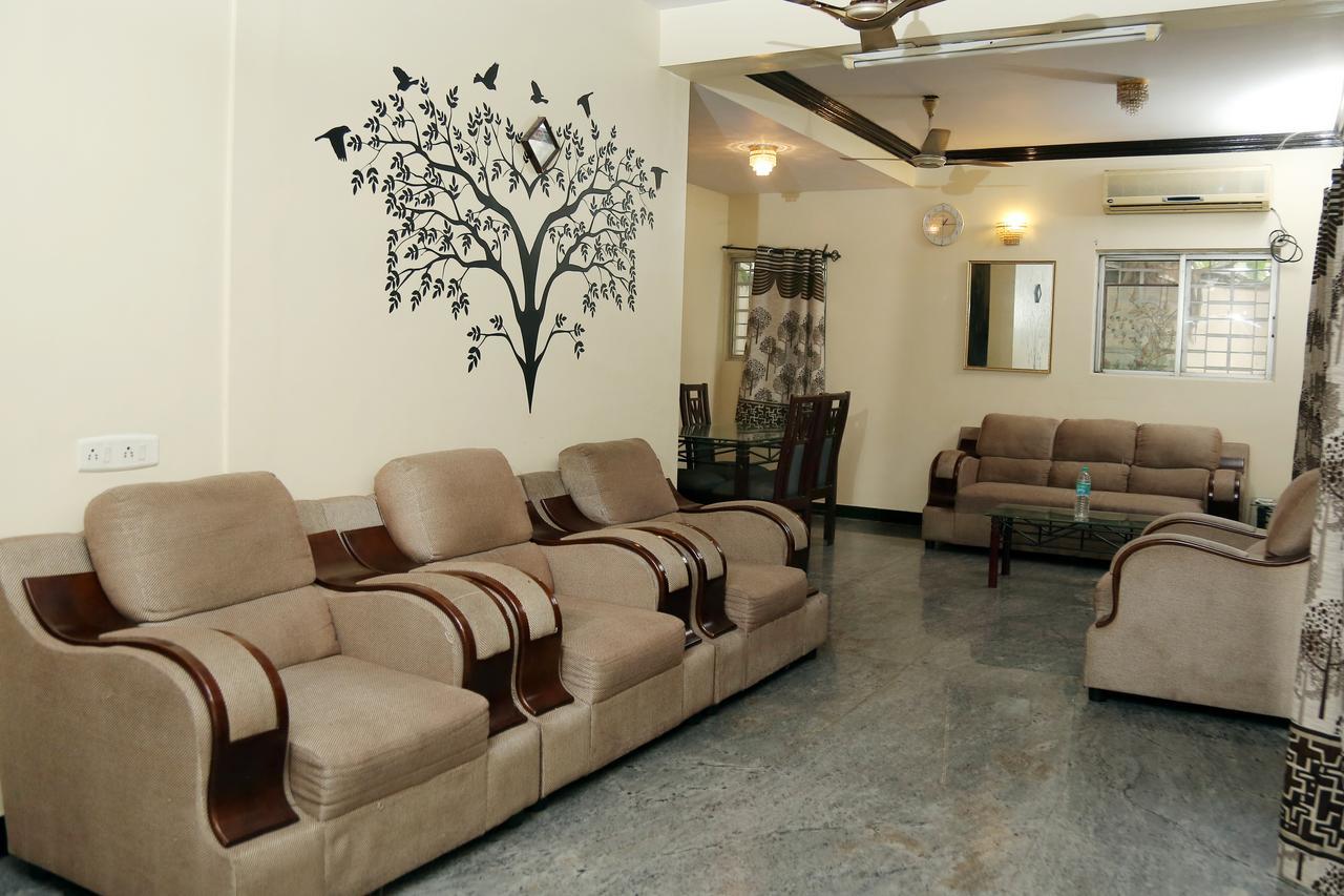 Rich Suites - Next To Accord Metropolitian. *
