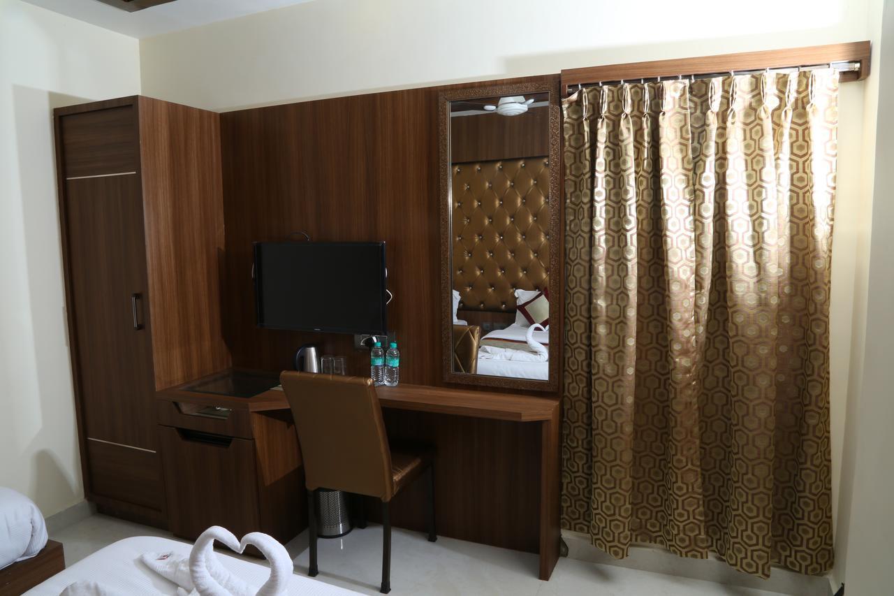 Hotel Oyo 48778 Grand Peace Chennai