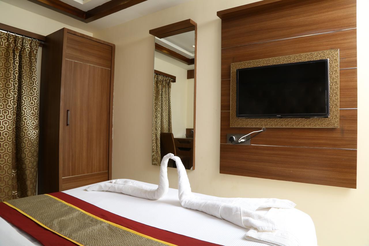 Hotel Oyo 48778 Grand Peace Chennai