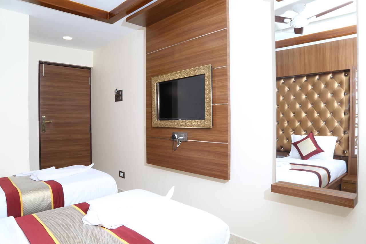 Oyo 48778 Grand Peace Hotel