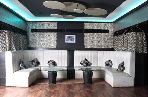 Dee Cee Manor Hotel