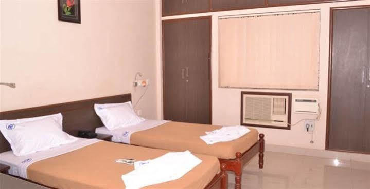 Oyo 8062 Raj Residency Chrompet Homestay
