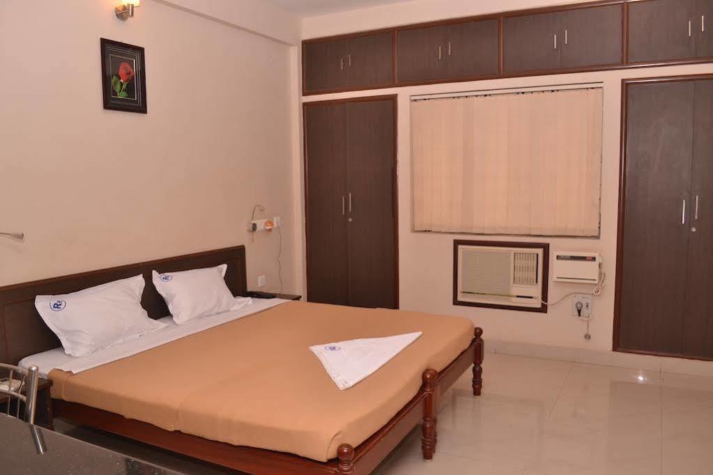 Oyo 8062 Raj Residency Chrompet *