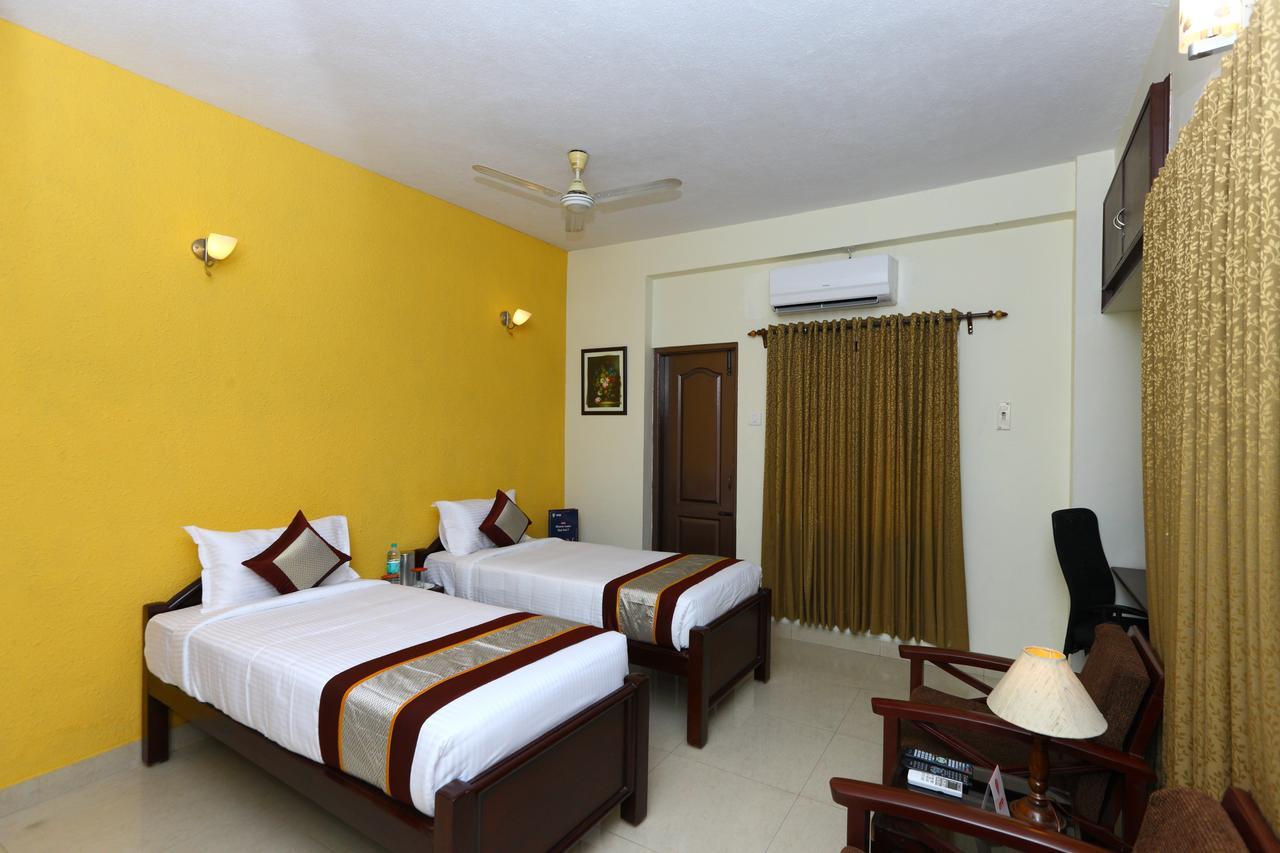 Hotel Vaccinated Staff- Oyo Flagship 475 Audi Nivas, North Usman Road