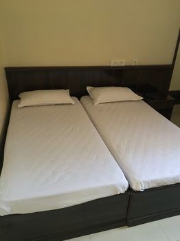 Inn Bhimas -puratchi Thalaivar Dr M G Ramachandran Railway Station Chennai