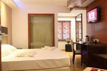 Royal Park Hotel