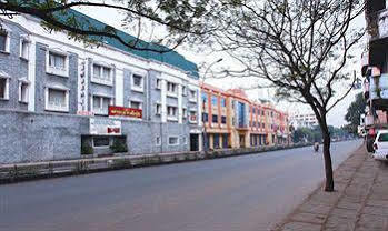 Emarald Hotels & Resorts Hotel Chennai