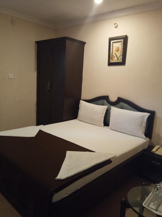 Grand Tower Hotel 3*