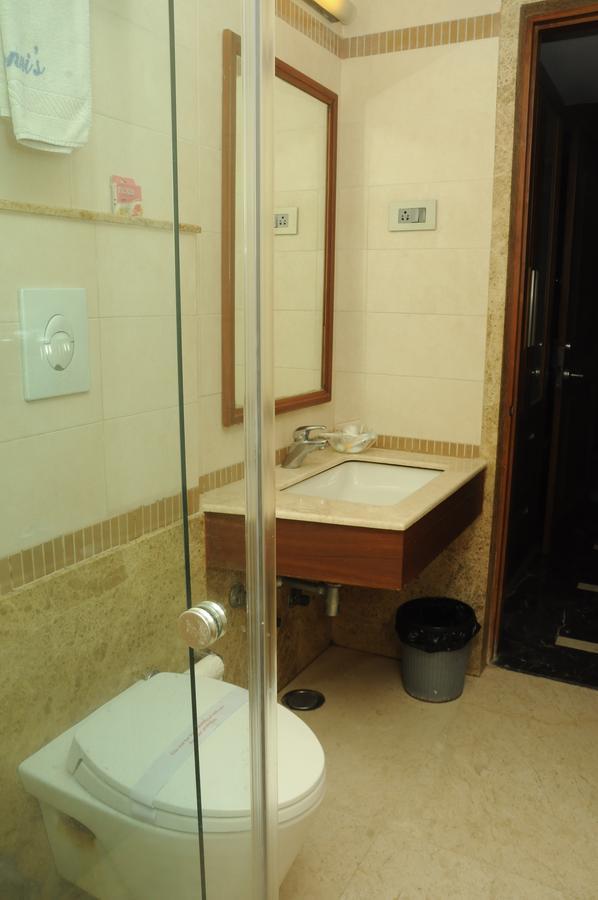 Ponnis Grand Inn *