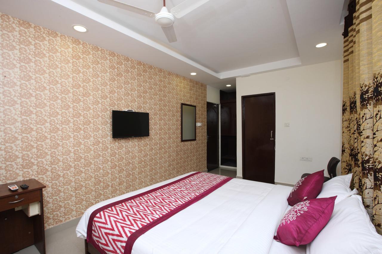 Hotel Oyo 14441 Sri Ramani And 3*