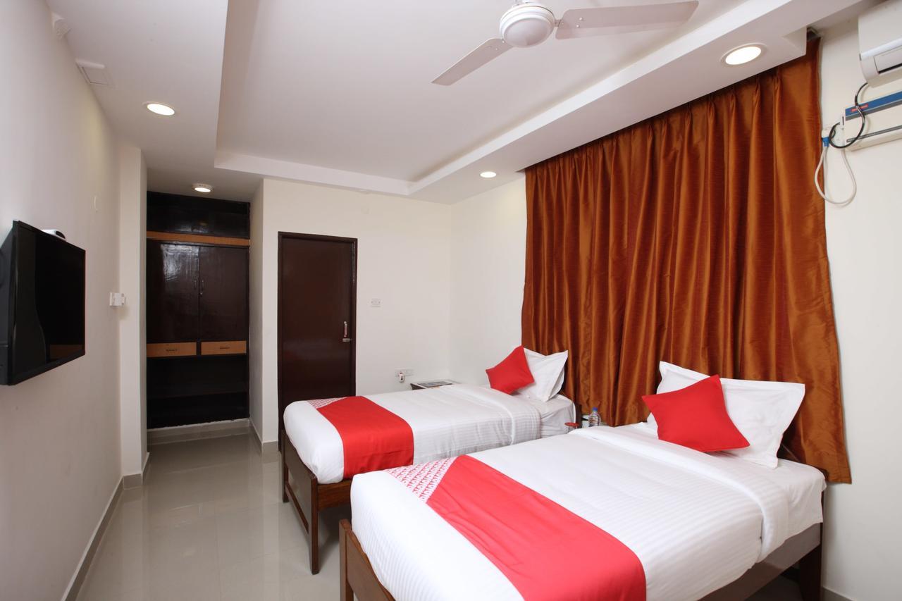 Hotel Oyo 14441 Sri Ramani And 3*