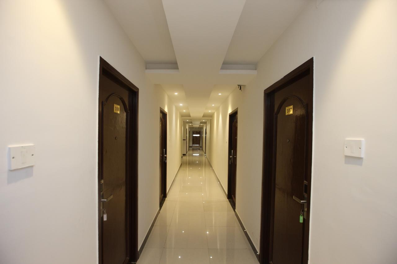 Hotel Oyo 14441 Sri Ramani And 3*
