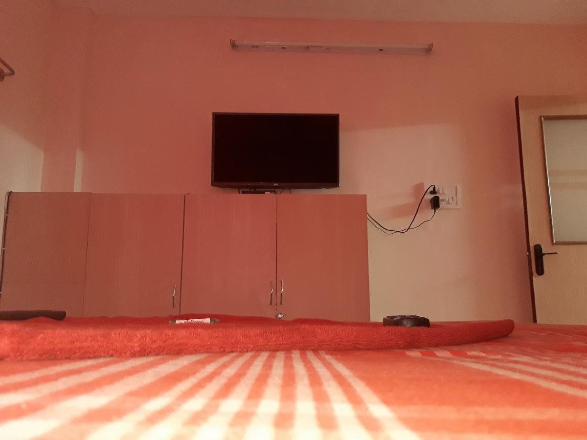 Sterling Homes Near Sankara Nethralaya & Apollo Hospitals Service With Kitchen Pangsapuri