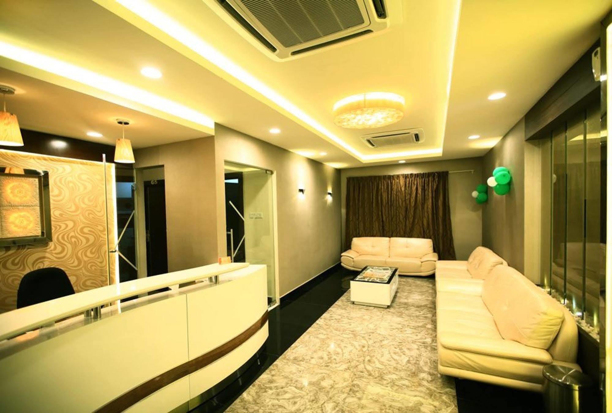 Fabhotel Alreef Residency