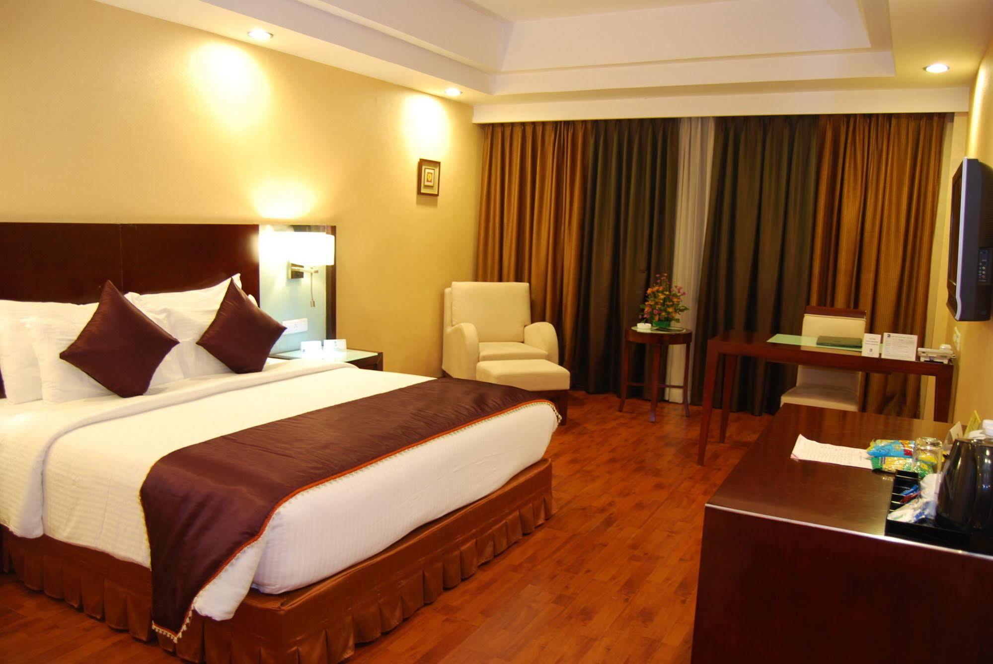 Hotel Gokulam Park Sabari-siruseri Sipcot Chennai