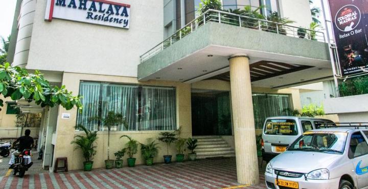 Hotel Fabhotel Prime Mahalaya Residency - Nr International Airport