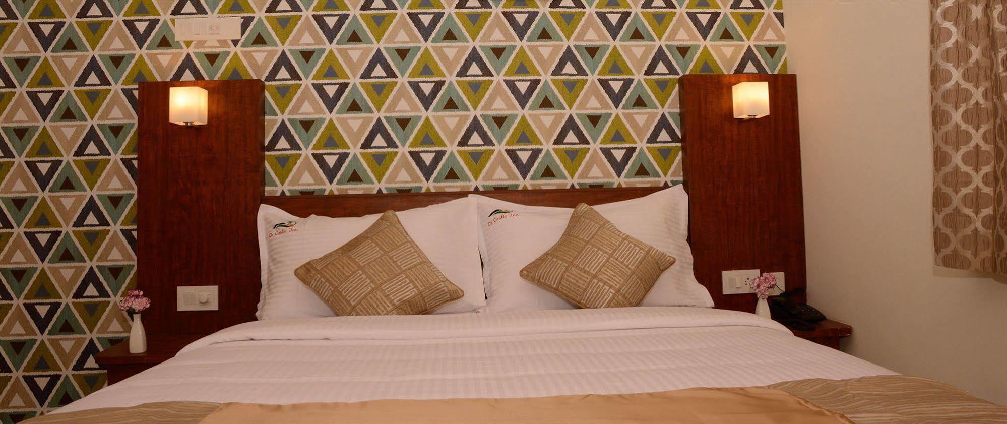 Hotel De Castle 3*