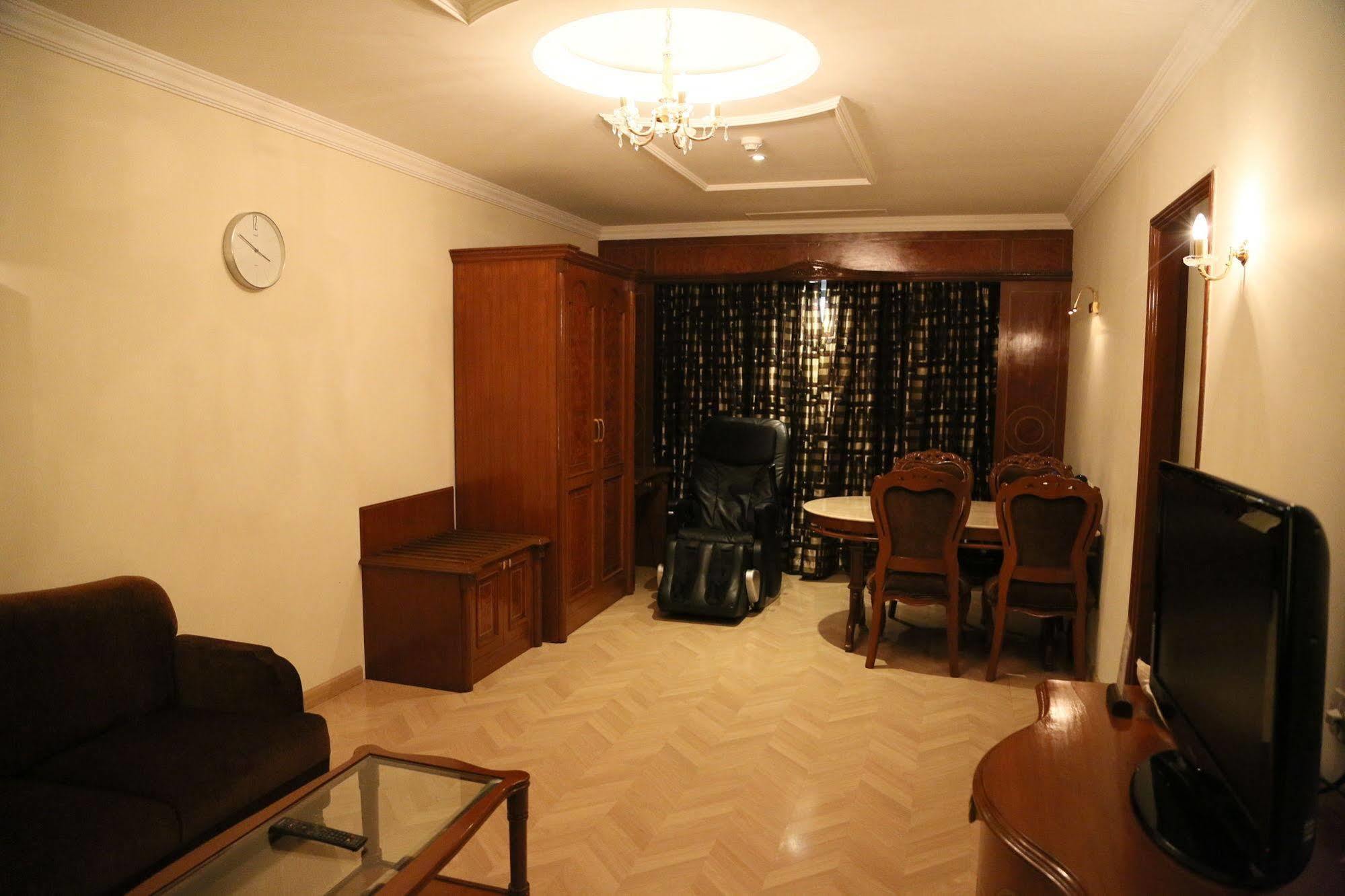 Hotel Benzz Park Chennai