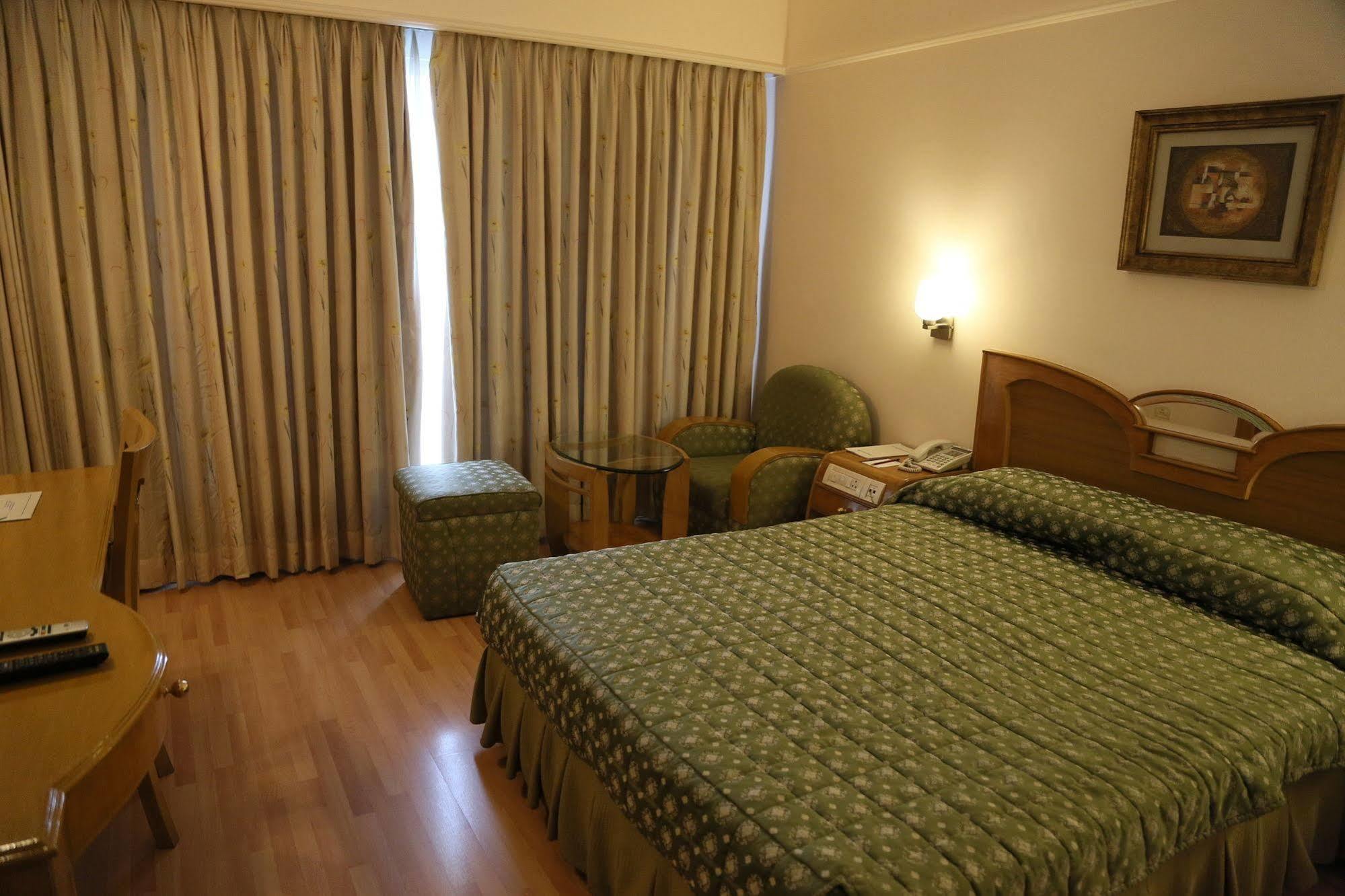 Hotel Benzz Park