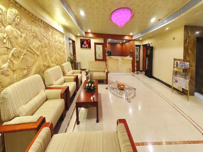 Metro Grand Hotel