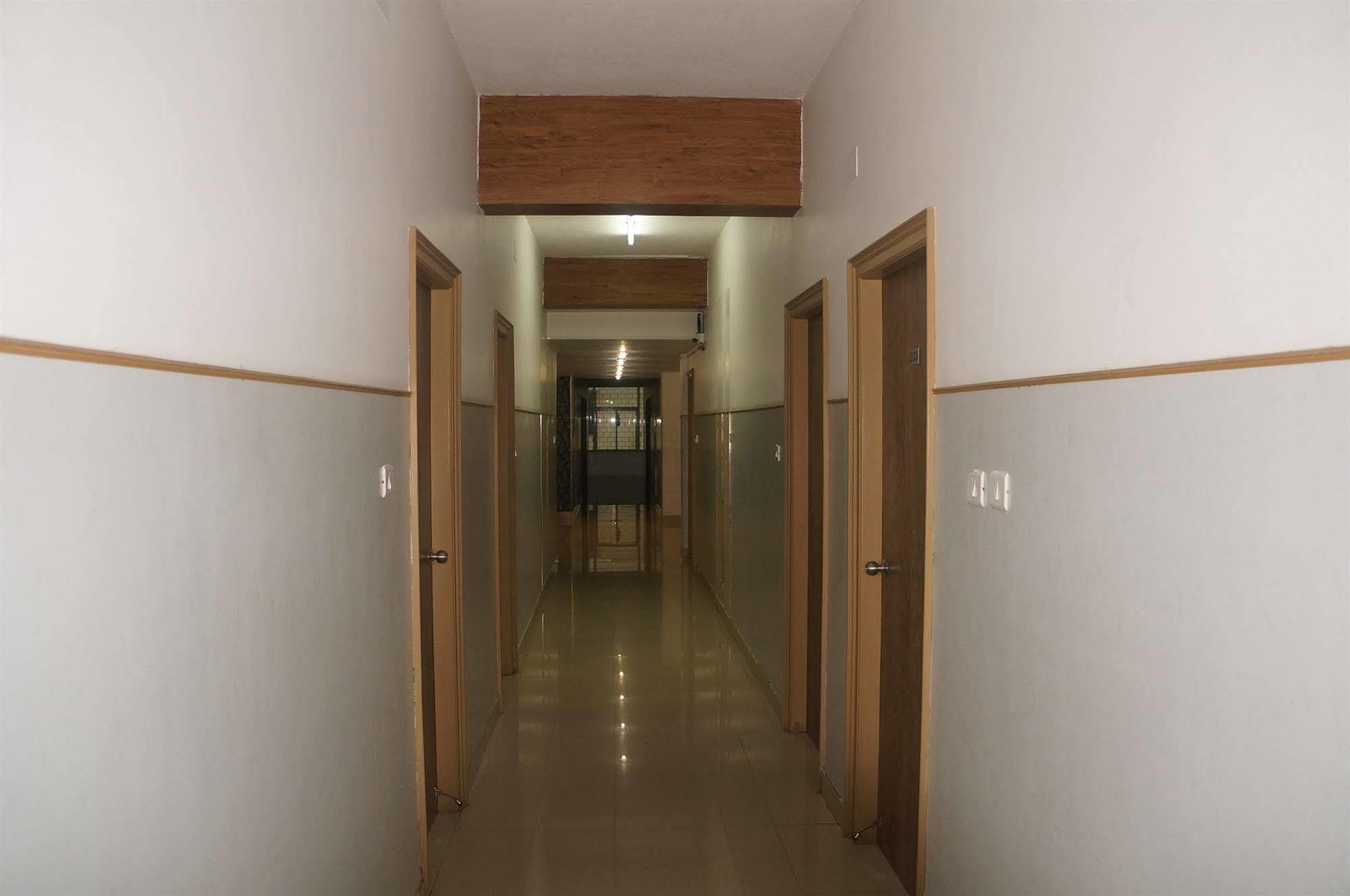 Lotels Hotel