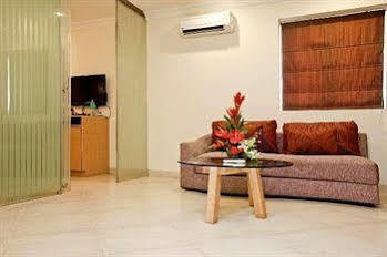 The Lotus Hotel, Burkit Road Apartamento Chennai