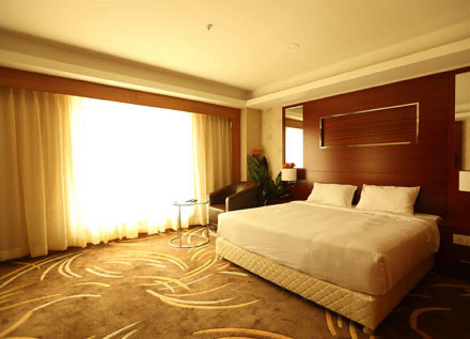 Le Palace Chennai