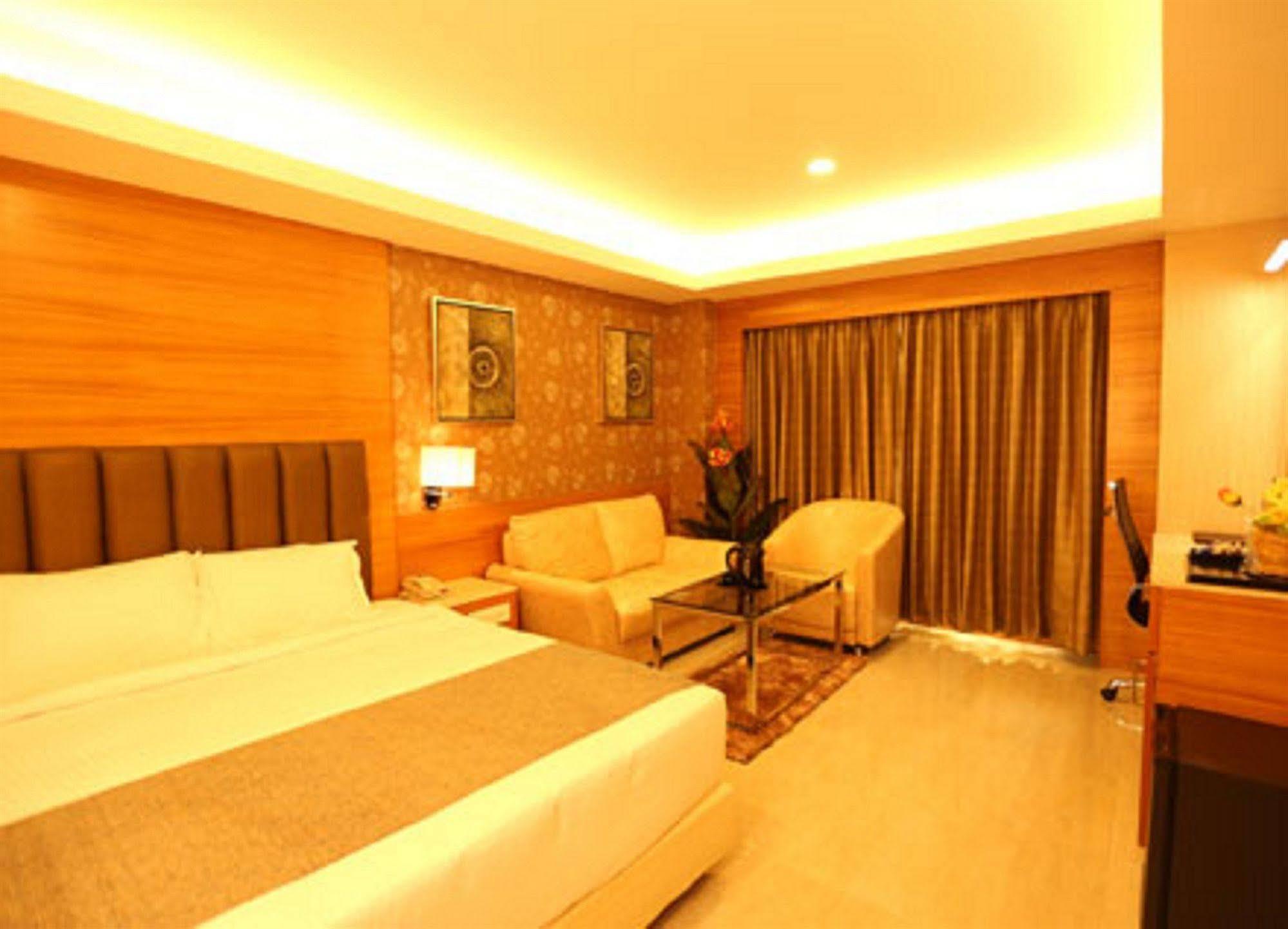 Hotel Le Palace Chennai