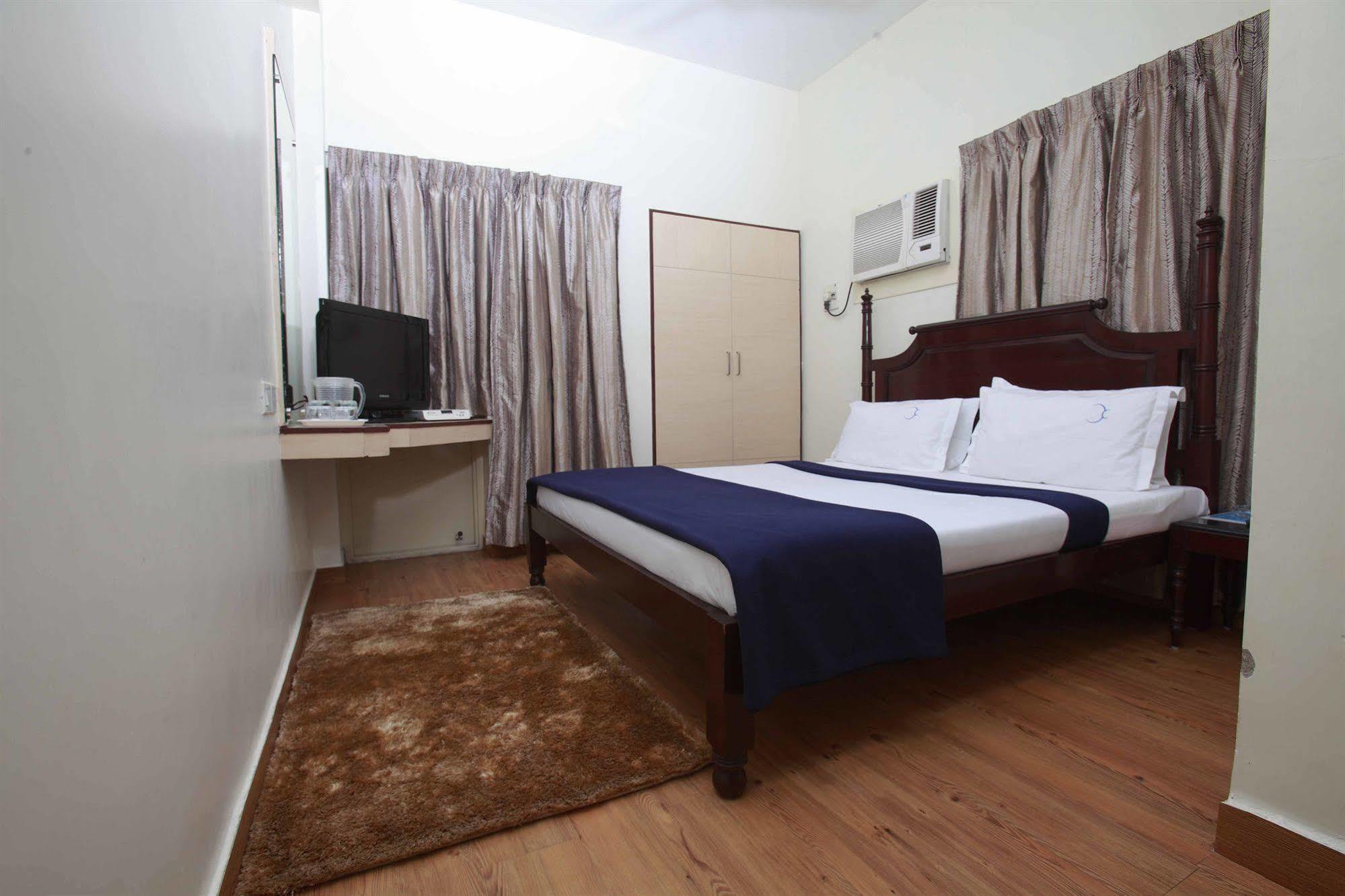 Crescent Hotel 3*