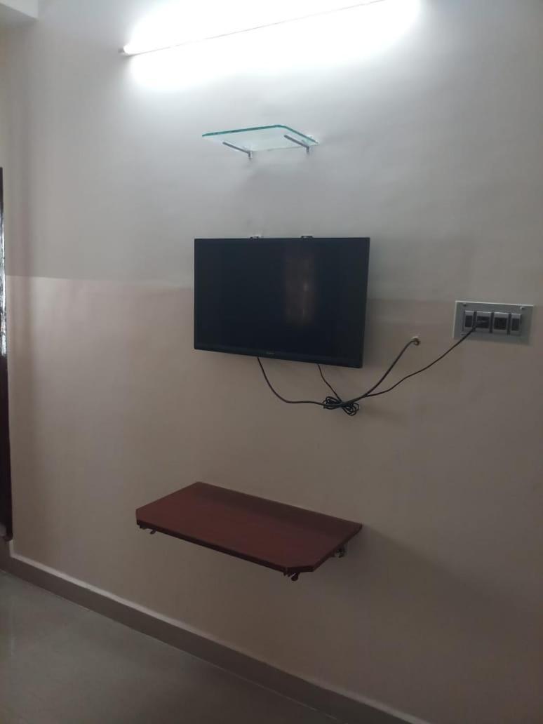 Chennai Guest House Hotel