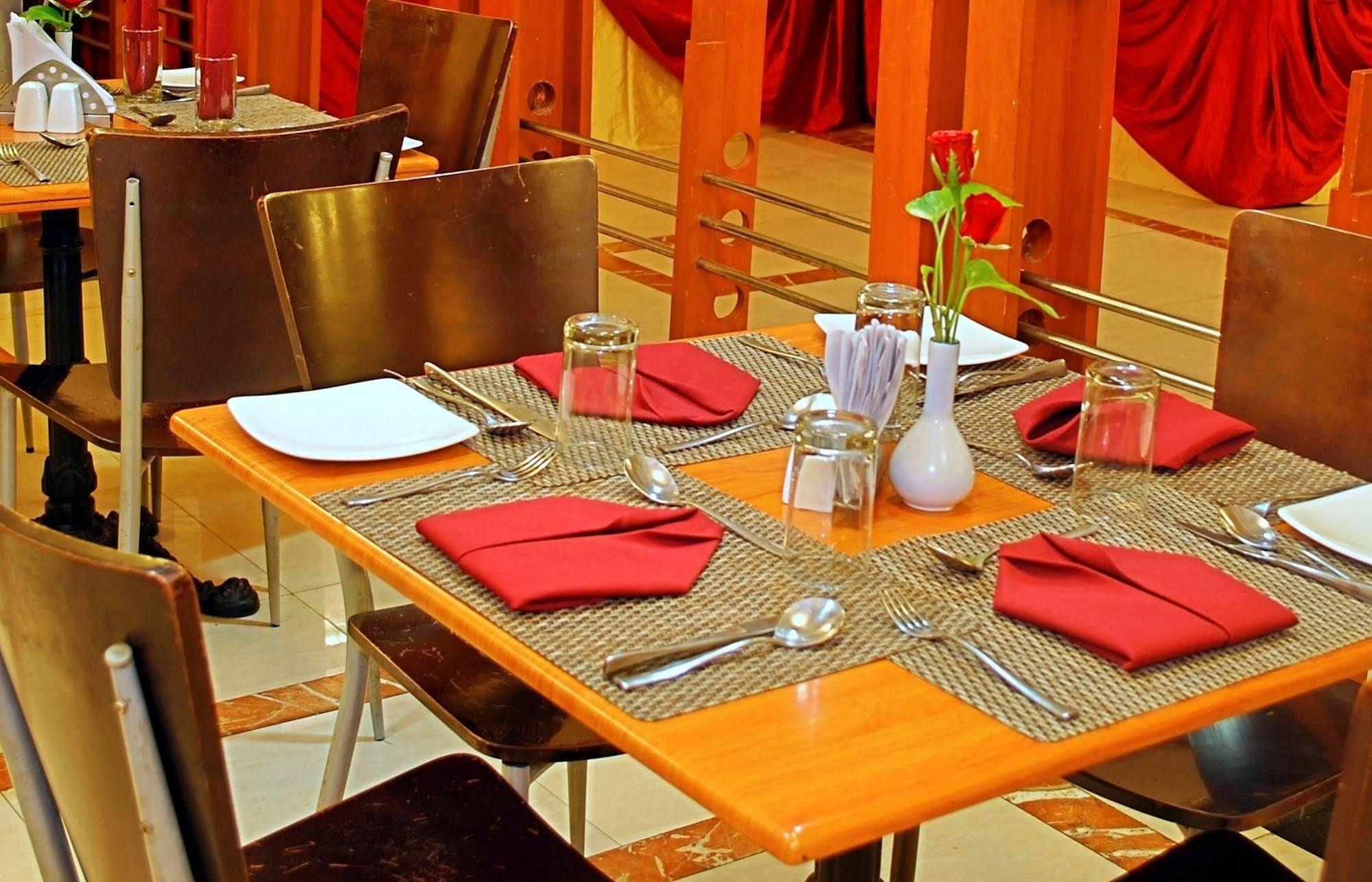 Hotel Super Townhouse Koyambedu 4*