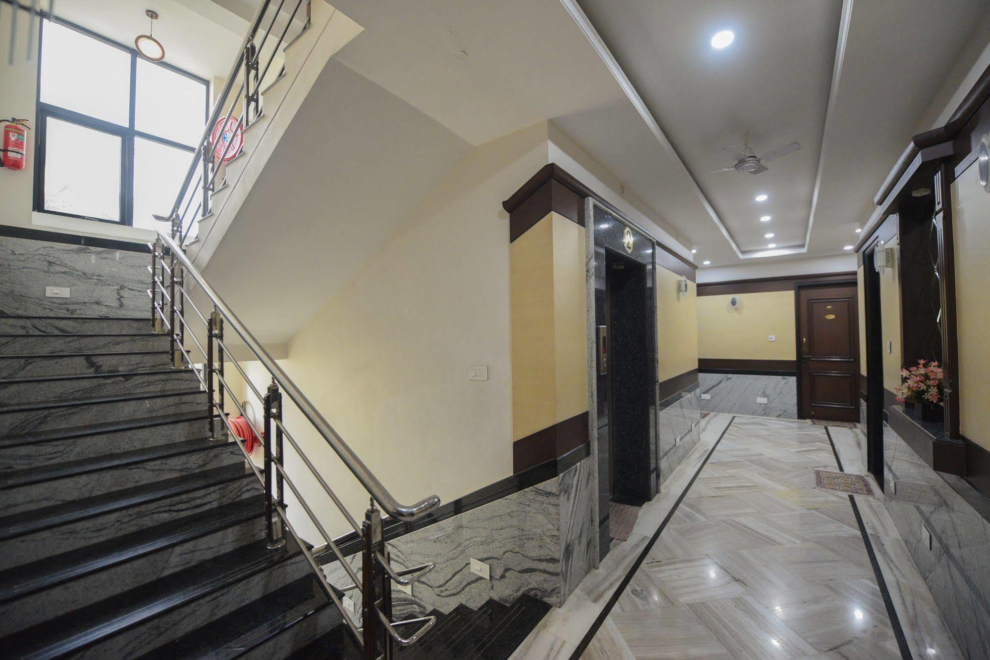 Sai Enclave Hotel 3*